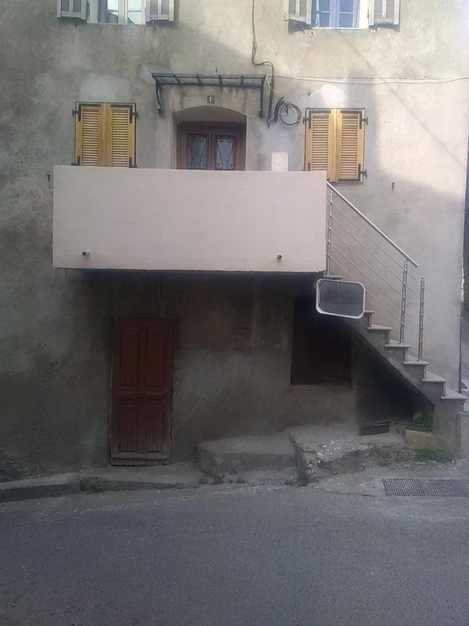 Charmant Petit Studio Proche Depart Gr20 Calenzana Exterior foto